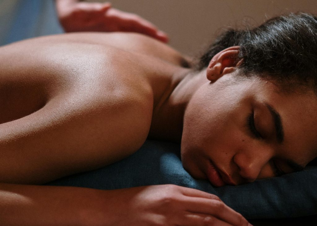 Hermostollinen ylivireys ja hieronta